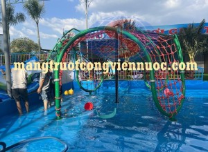 Thang leo xích đu chơi nước