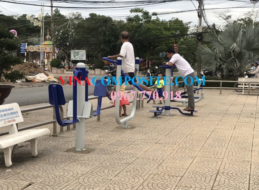 Dụng cụ thể dục tập ngoài trời