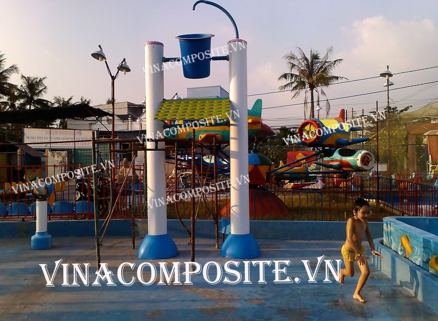 Thiết bị đổ nước sân chơi nước